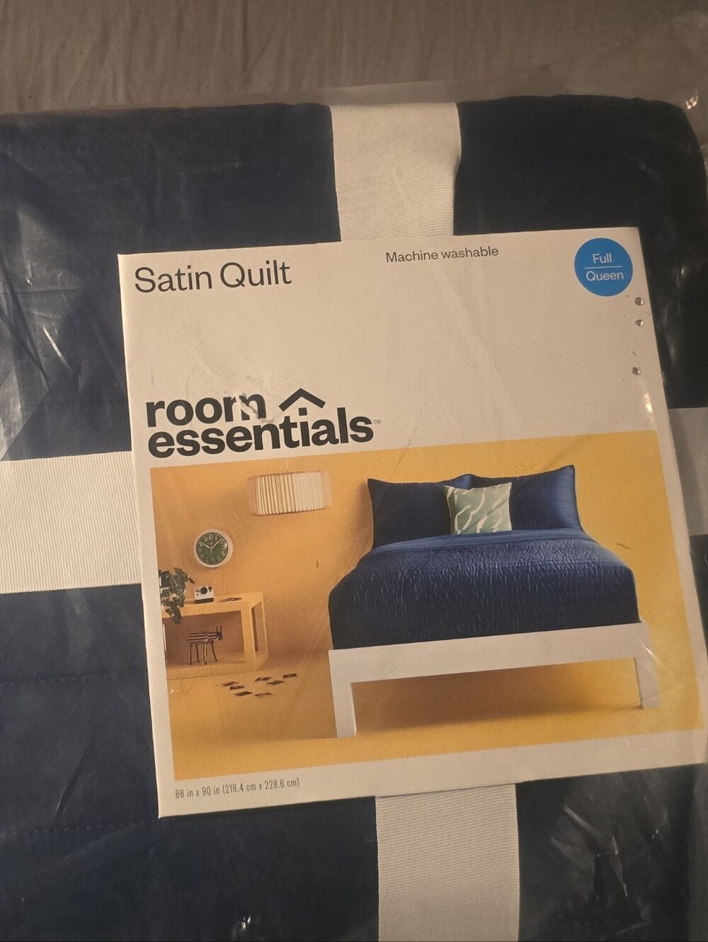 Room Essentials Satin Quilt - Full/Queen